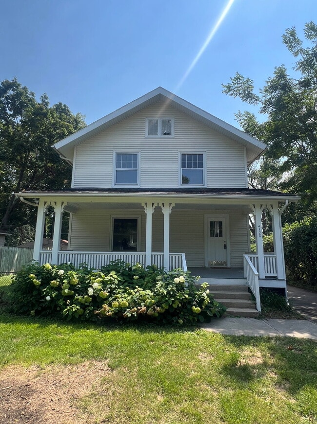 Building Photo - 4132 Kingman Blvd
