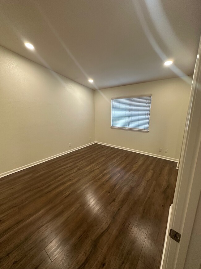 Foto del edificio - 415 Tyler Pl