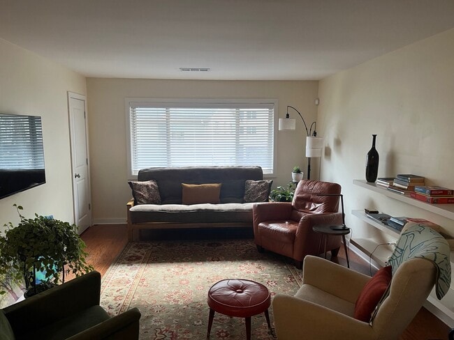 Foto del edificio - 449 Clairemont Ave