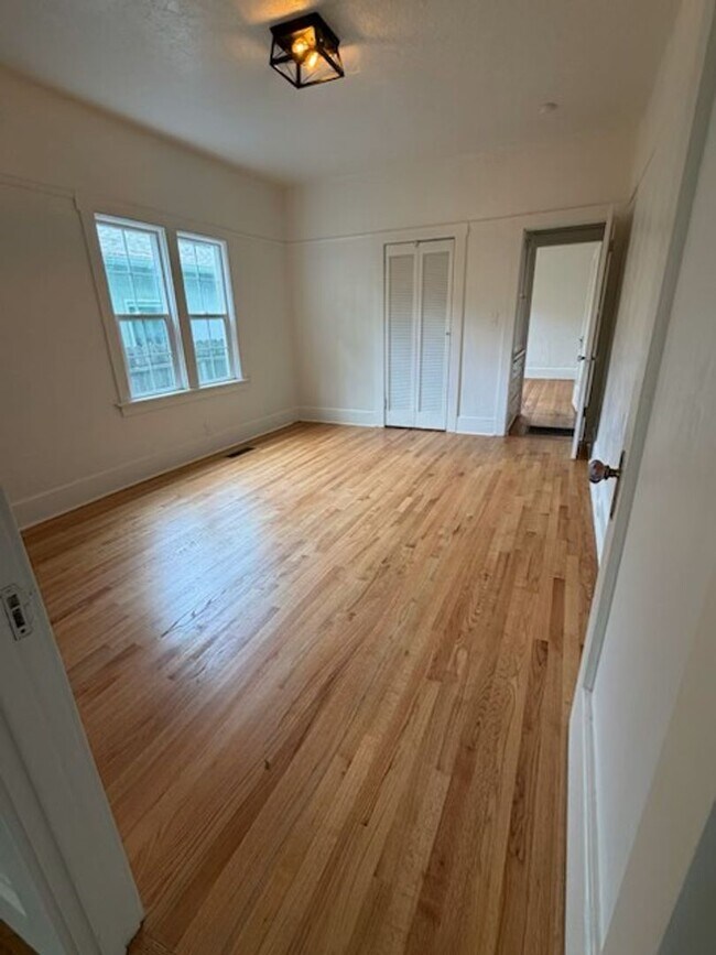 Foto del edificio - Updated Home Near UCD Med Center Available Now!