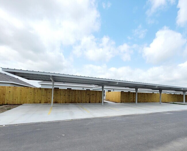 Foto del edificio - "Spacious 3-Bedroom Haven with Elegant Granite Touches in Weslaco!"