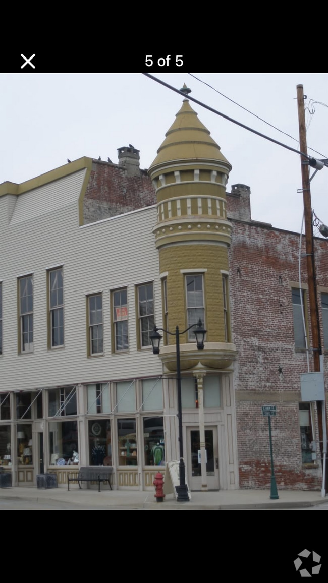 Building Photo - 140 E Main St