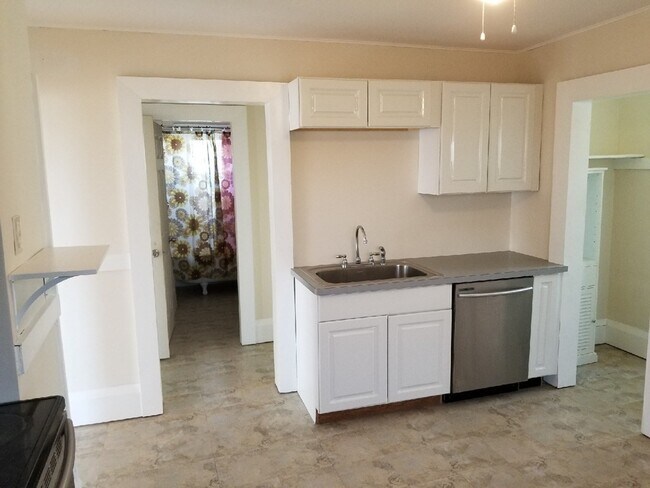 Building Photo - 25 Prentice St