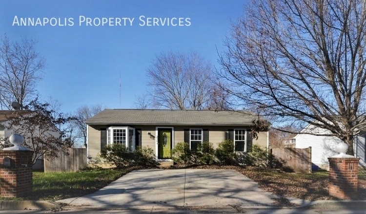 Primary Photo - 235 Gross Ave