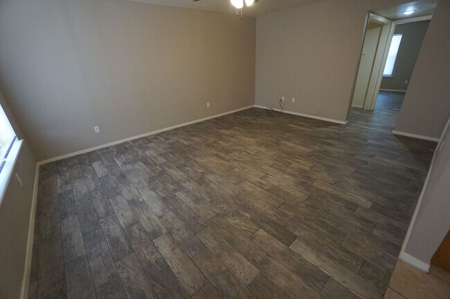 Foto del edificio - 2239 Alma Blvd