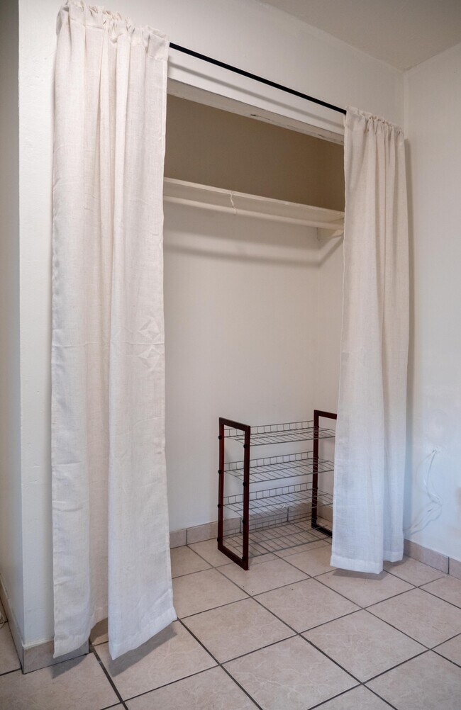 Foto del edificio - 570 SW 72nd Ct