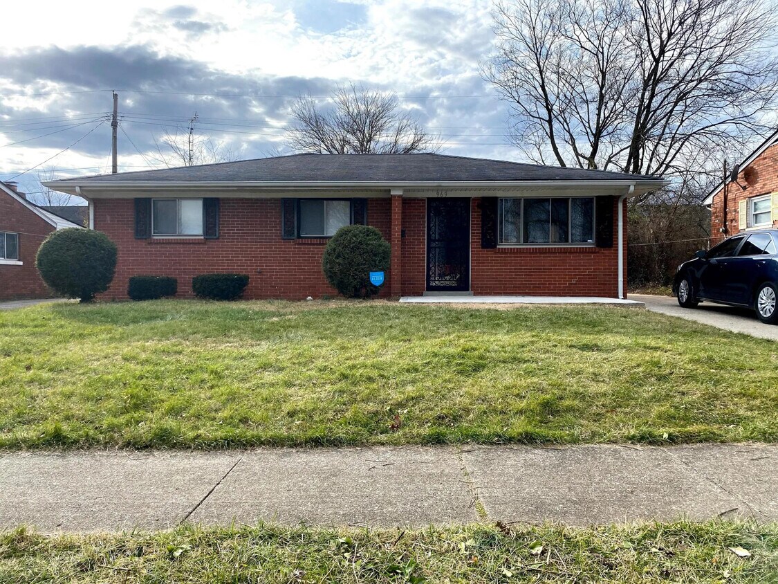 Primary Photo - 969 De Porres Ave