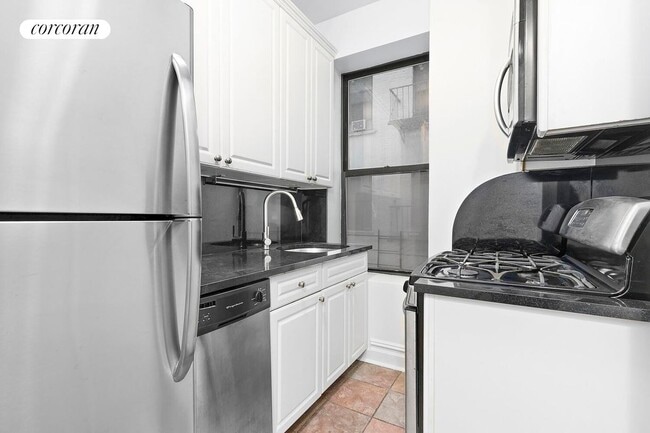 Foto del edificio - 63 W 107th St