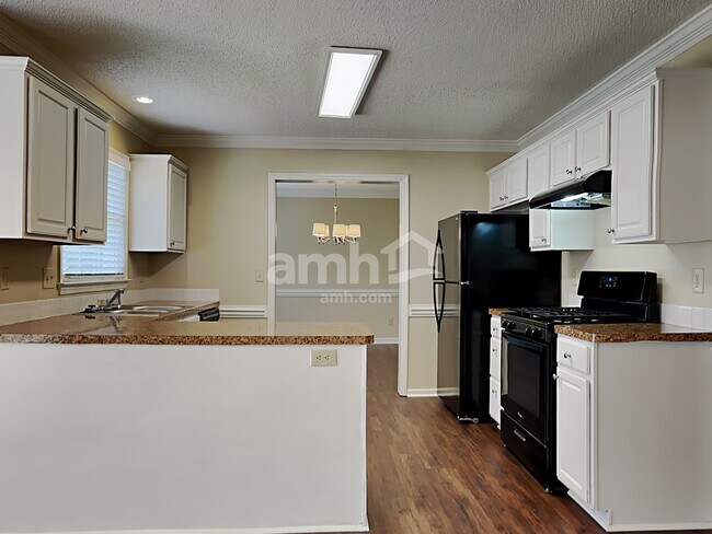 Foto del edificio - 1205 Salem Crossing Rd