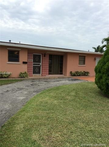 Foto principal - 8900 SW 18th Terrace