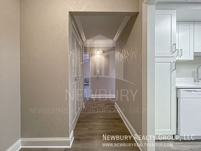 Foto del edificio - 530 N Main St