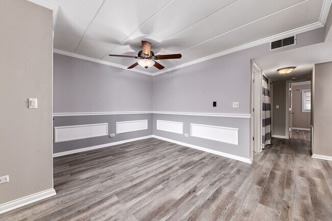 Foto del edificio - 9614 W Higgins Rd