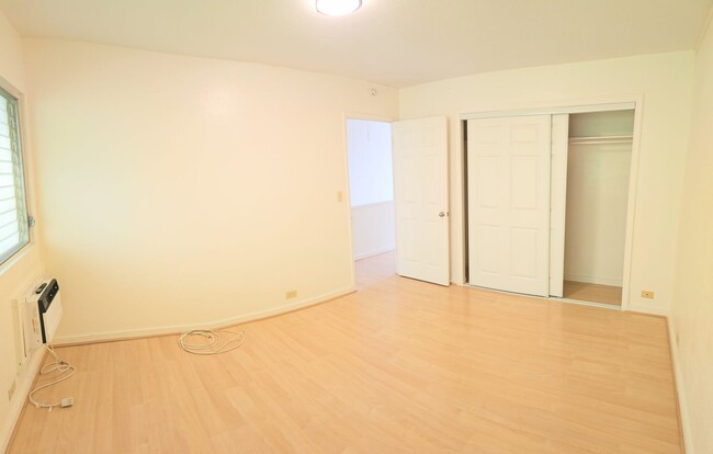 Building Photo - Waialae Gardens Spacious 2 Bedroom 2 Bathr...