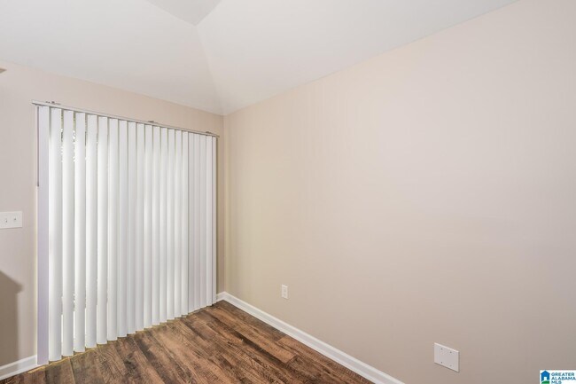 Building Photo - 175 Highland View Dr