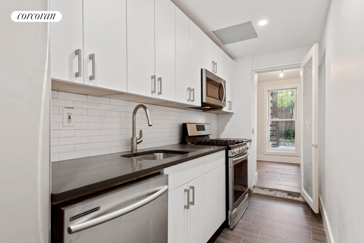 Foto principal - 438 Lewis Ave