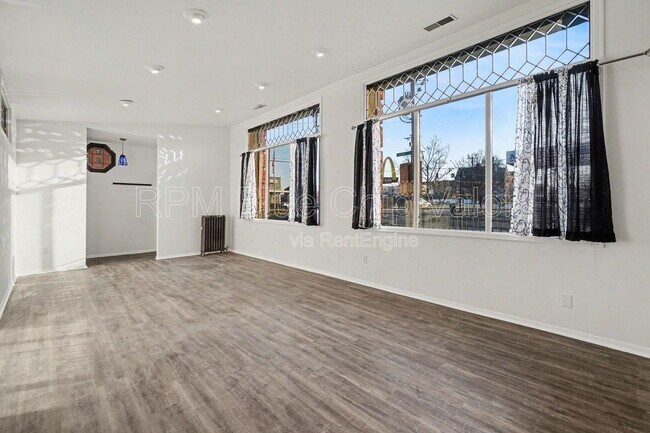 Foto del edificio - 1119 E McMillan St