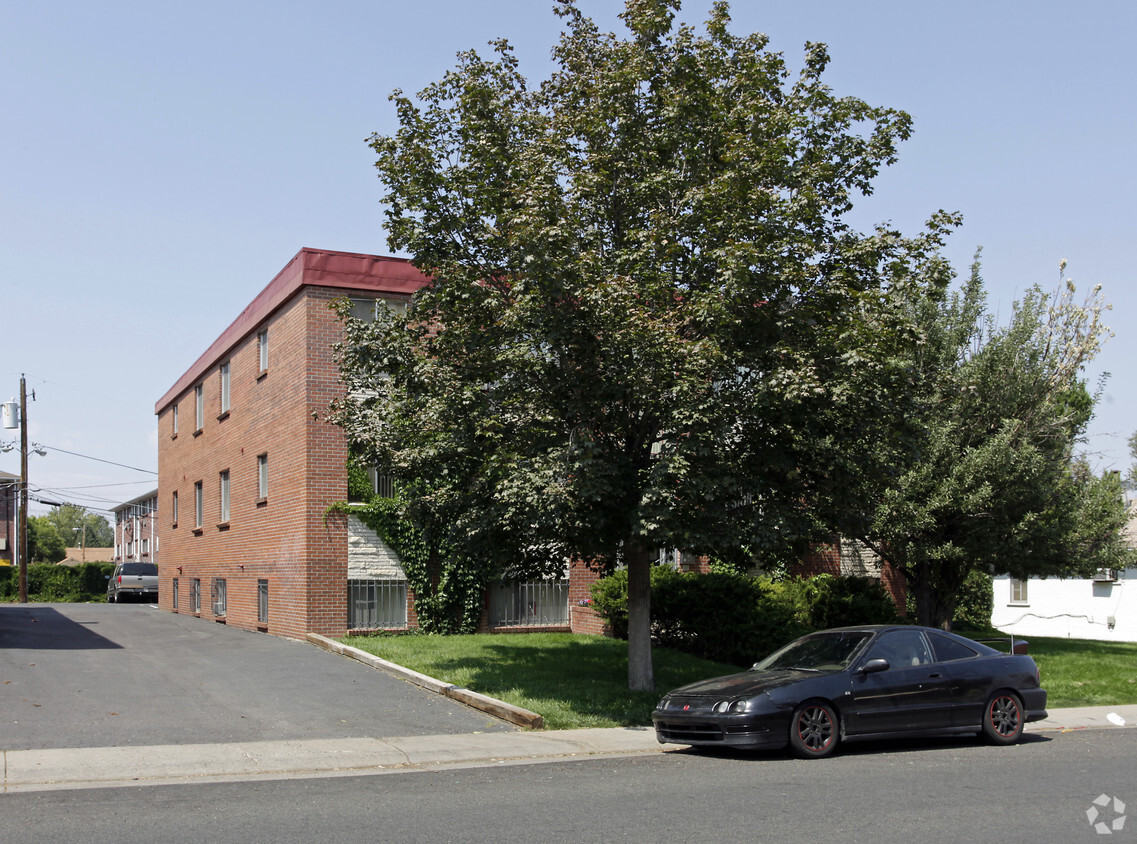 Building Photo - 1355 Moline St