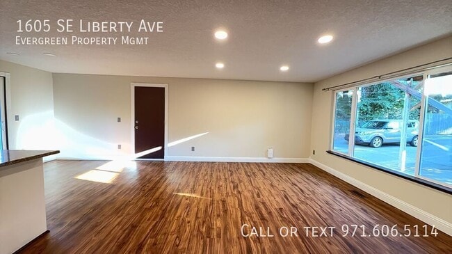 Foto del edificio - 1605 SE Liberty Ave