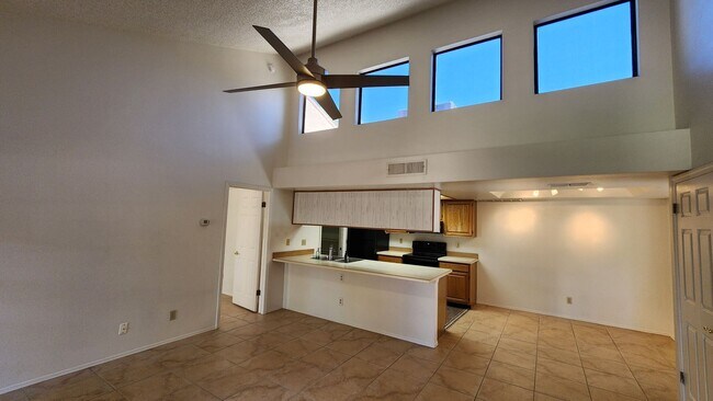Foto del edificio - 2 Bedroom Condo Unit in the Amber Hills Co...