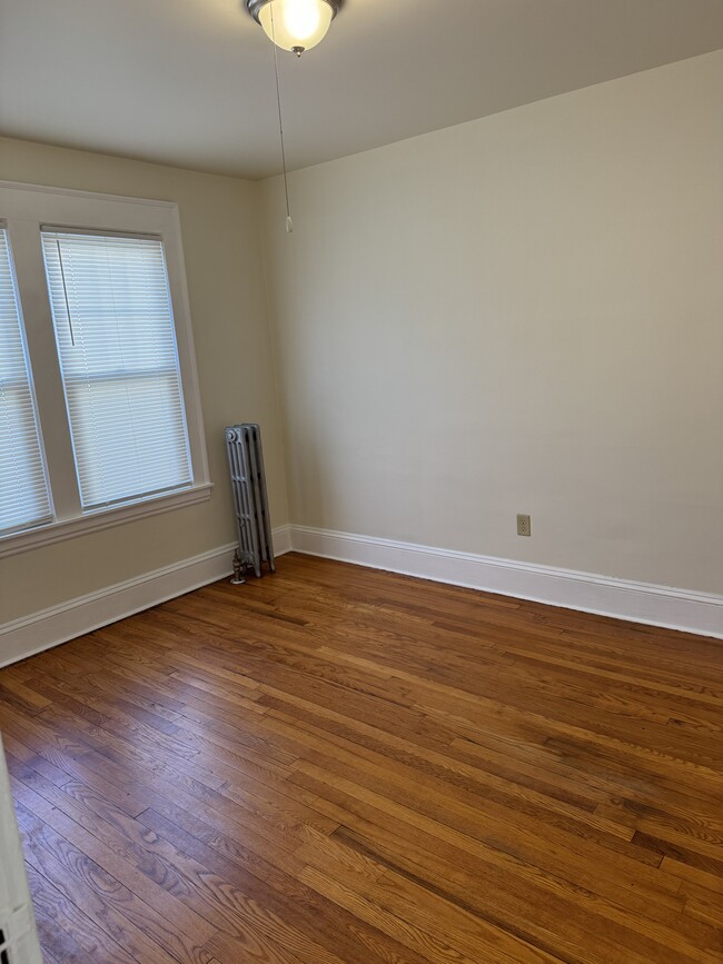 Building Photo - 86 Jenness St