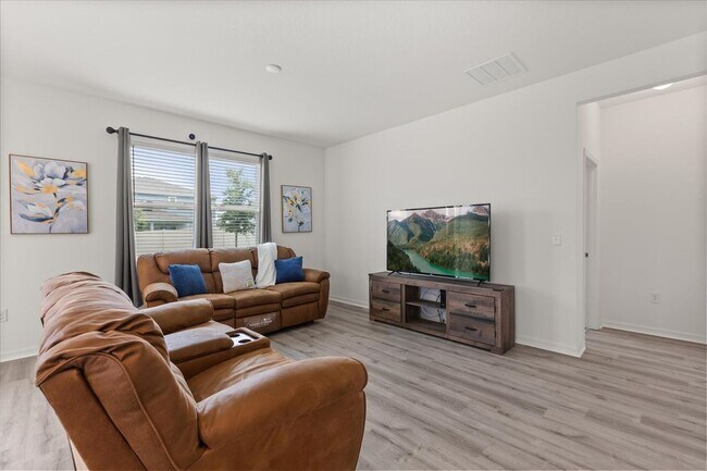 Foto del edificio - 756 Rioja Dr