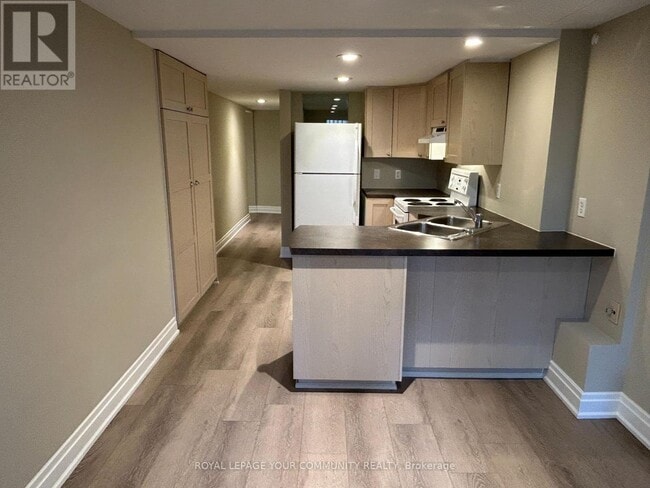 Building Photo - 2 Rougecrest Dr