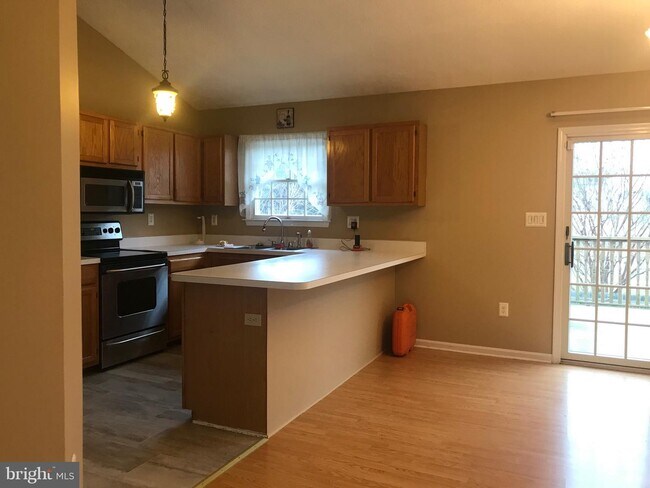 Building Photo - 21523 Warwick Ct