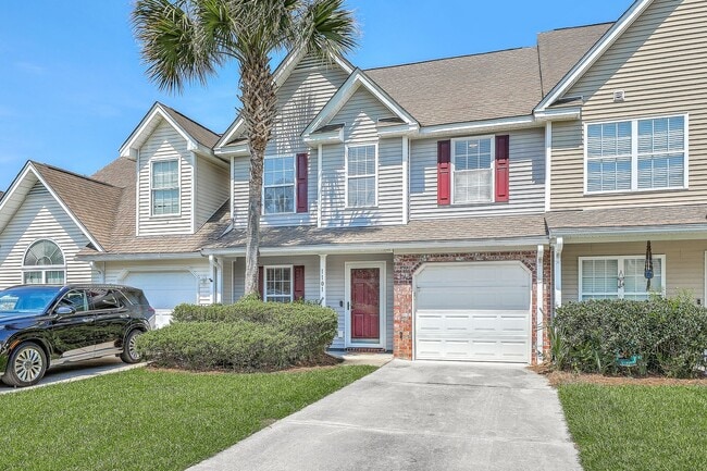 Building Photo - Charming 3-Bedroom Townhome in Summer Wood...