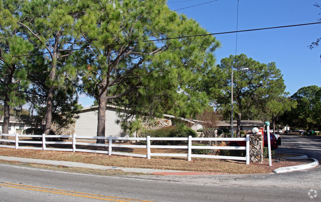 Building Photo - Lakewood Apartments