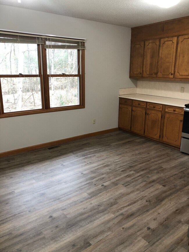 Building Photo - 2056 Eaker Dr