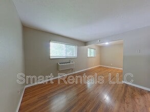 Building Photo - 3021 Pestalozzi St