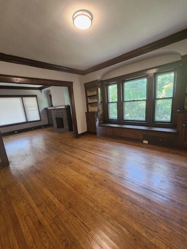 Building Photo - 126th,E.2681