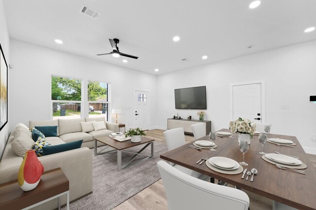 Building Photo - 821 Empire St