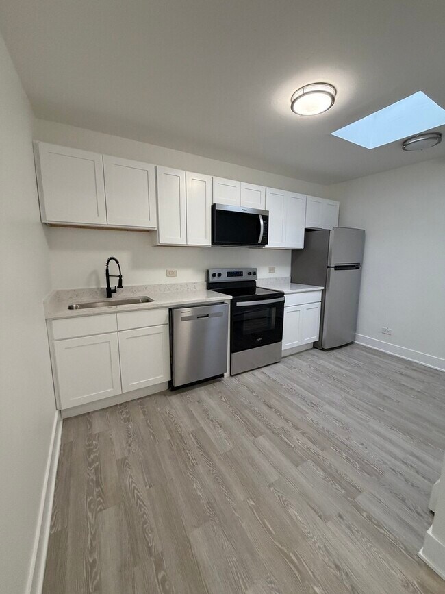 Foto del edificio - 7200 N Claremont Ave