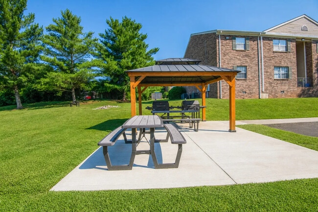 Building Photo - Creekview Luxury Apartments