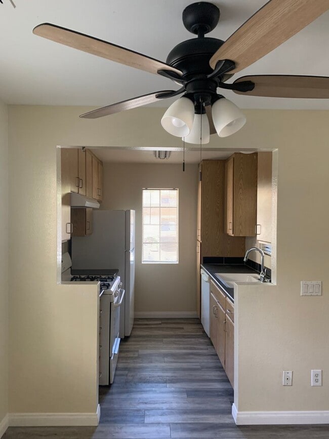 Building Photo - CONDO IN RANCHO PENASQUITOS