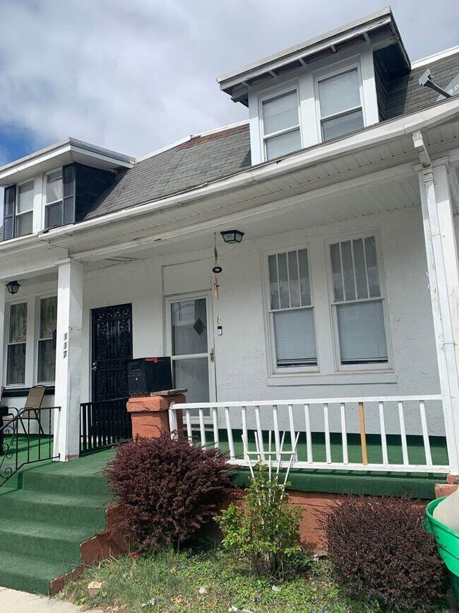 Foto del edificio - Cozy 2 Bedroom 2 Bath with Yard, Parking-Y...