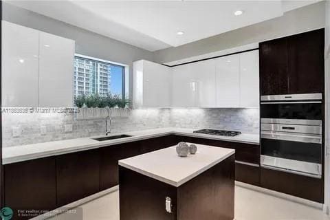 Foto del edificio - 3030 N Ocean Blvd