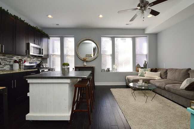 Foto del edificio - 939 N Ashland Ave