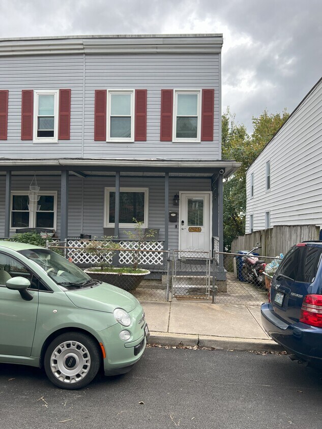 Primary Photo - 1421 Morling Ave