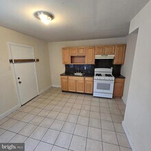 Building Photo - 5915 Baynton St