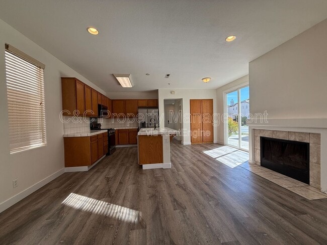 Building Photo - 97 la Jolla St