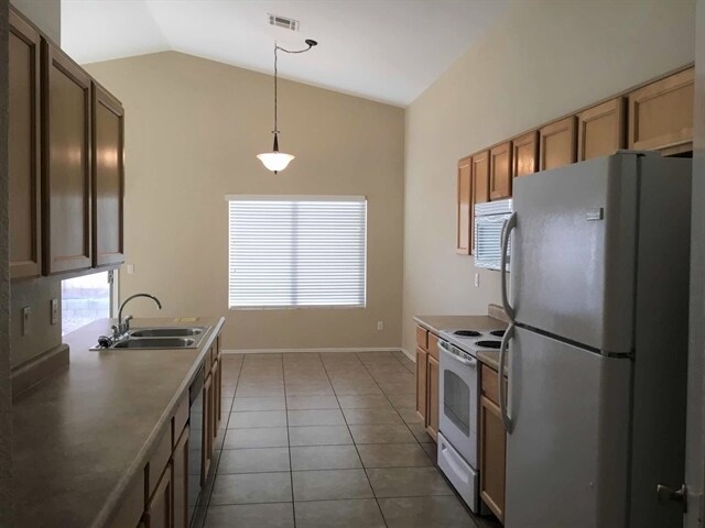 Foto del edificio - 2715 N 90th Avenue