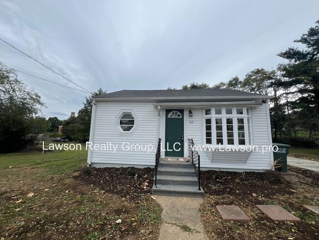 Building Photo - Newly Renovated 2 Bedroom 1 Bath in Salem