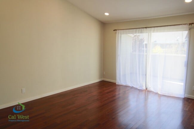 Building Photo - $2775 - ***MOVE IN BONUS - $250 OFF 1ST MO...