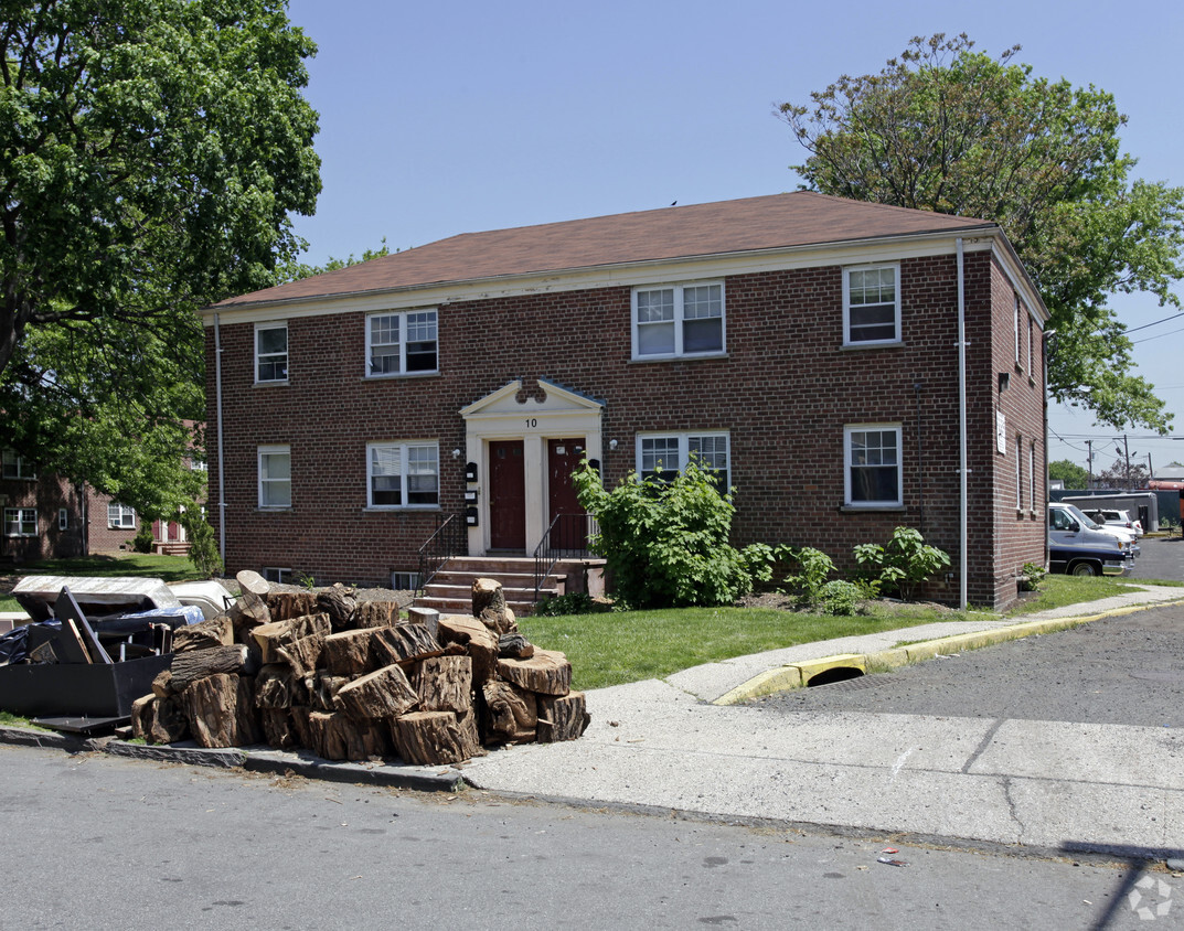 Building Photo - Ellington Street