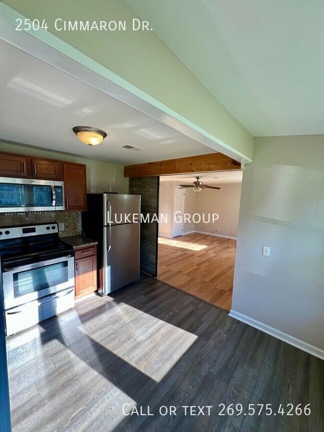 Foto del edificio - 2504 Cimarron Dr