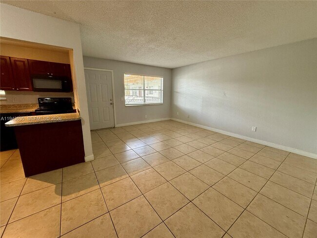 Foto del edificio - 400 NW 65th Ave