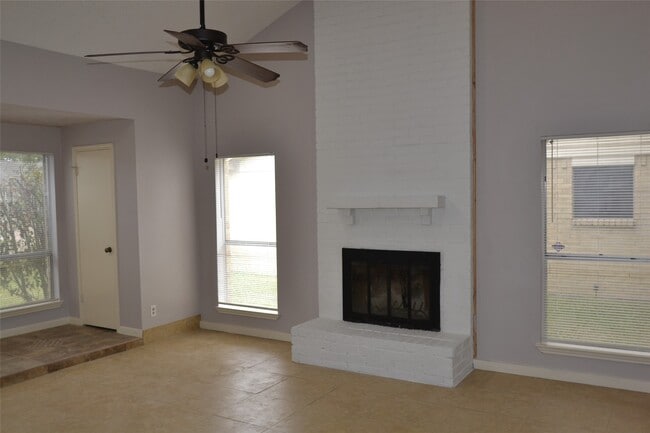 Building Photo - 12023 Woolford Dr