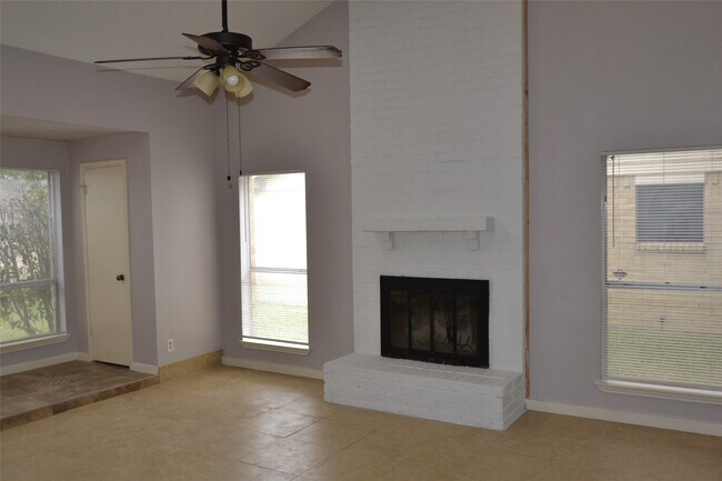 Foto del edificio - 12023 Woolford Dr